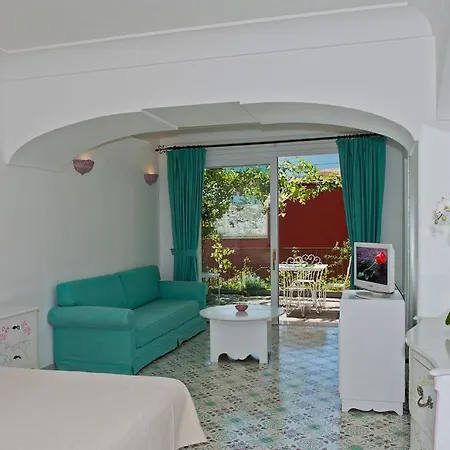 Rosa Oda ve Kahvaltı