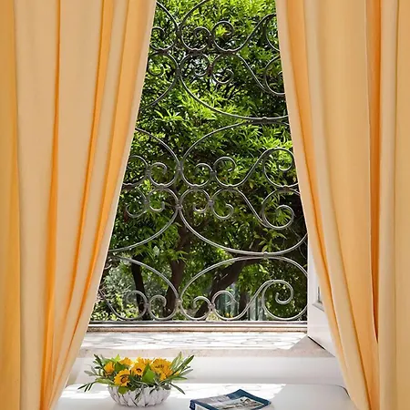 Rosa Couette-café Positano