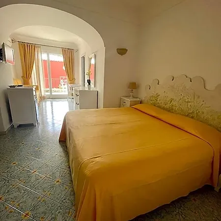 Rosa 4*