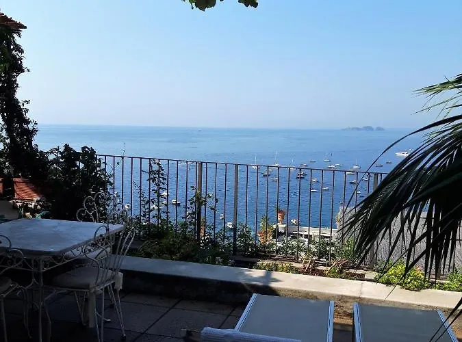 Rosa Bed & Breakfast 4*